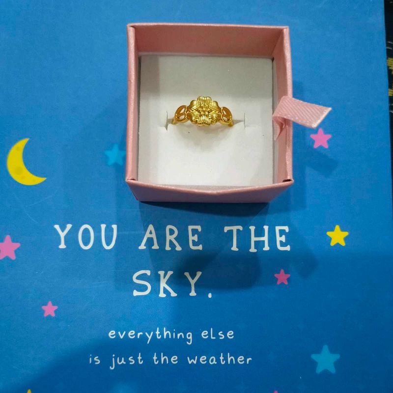 Elegant Gold Flower Ring