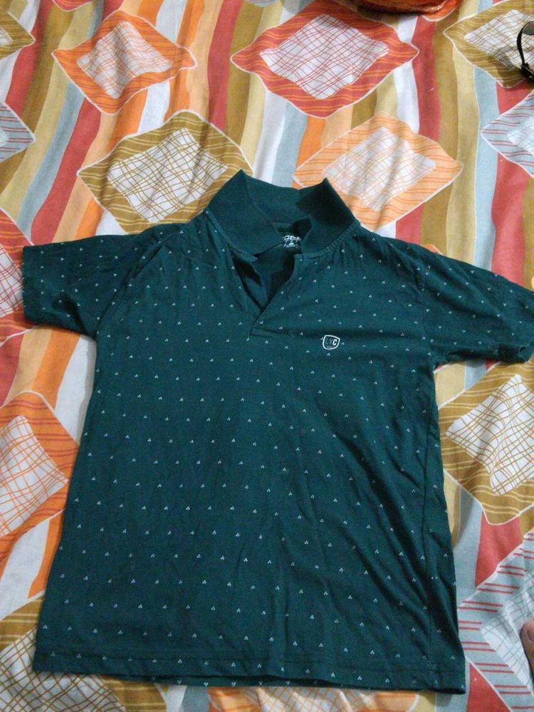 I am selling a t-shirt.