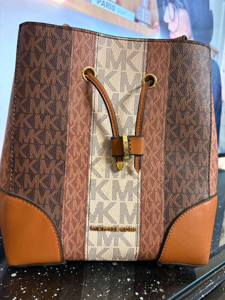 Michael Kors Bucket Bag