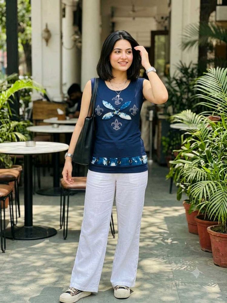 Stylish Blue Sleeveless Top