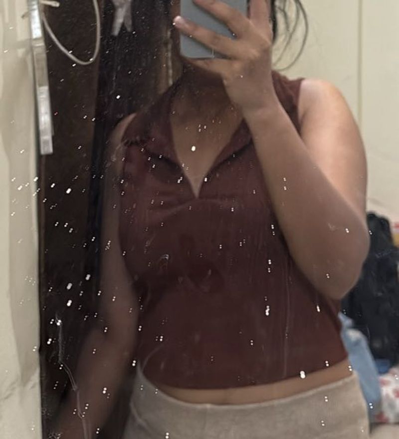 Chic Collared Cropped Top