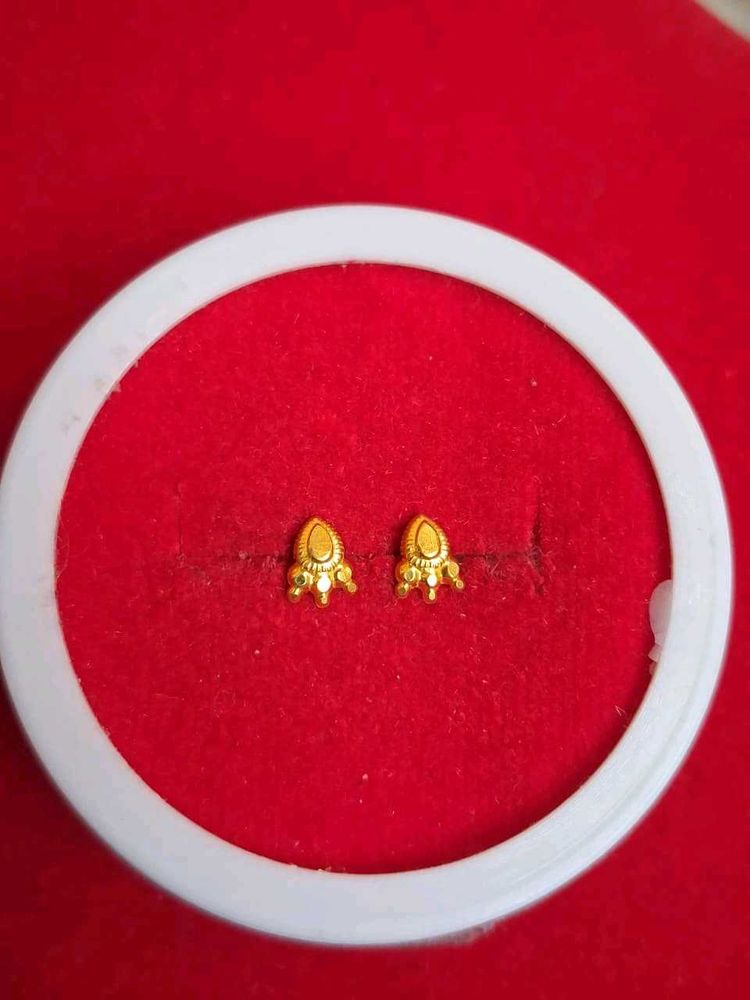 Gold  Stud Earrings 18crt