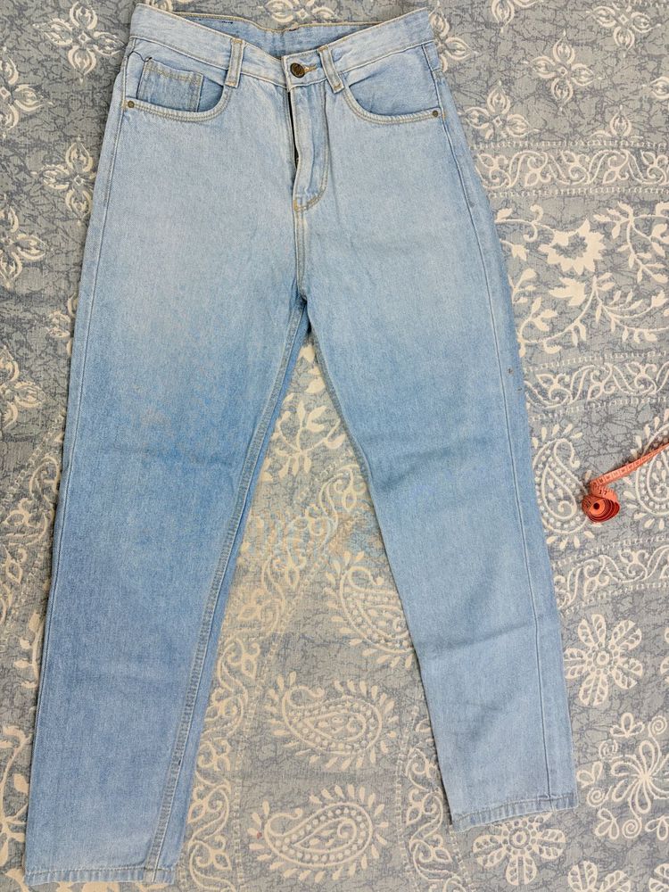 Light Wash Relaxed Fit Jeans