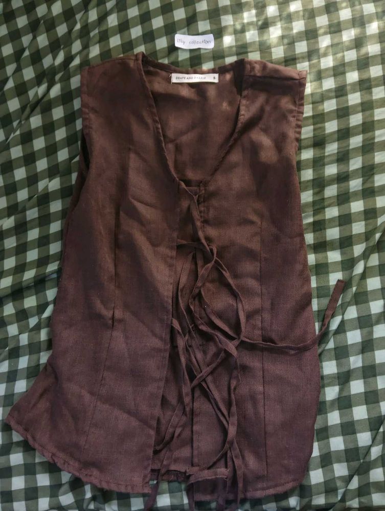 SALE❗ Sleeveless Shirt Style Top with Tie-Knot
