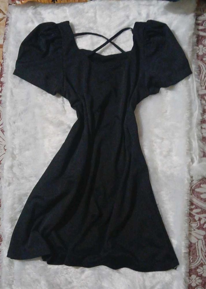 Chic Black Puff Sleeve Dress