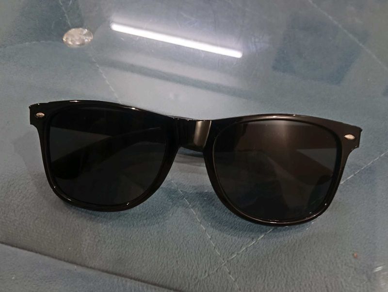 Classic Black Wayfarer Sunglasses