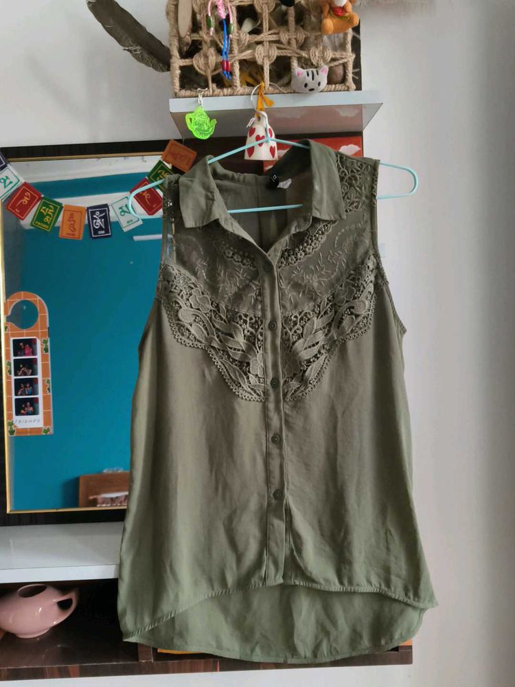 H&amp;M Olive Green Lace Panel Sleeveless Top
