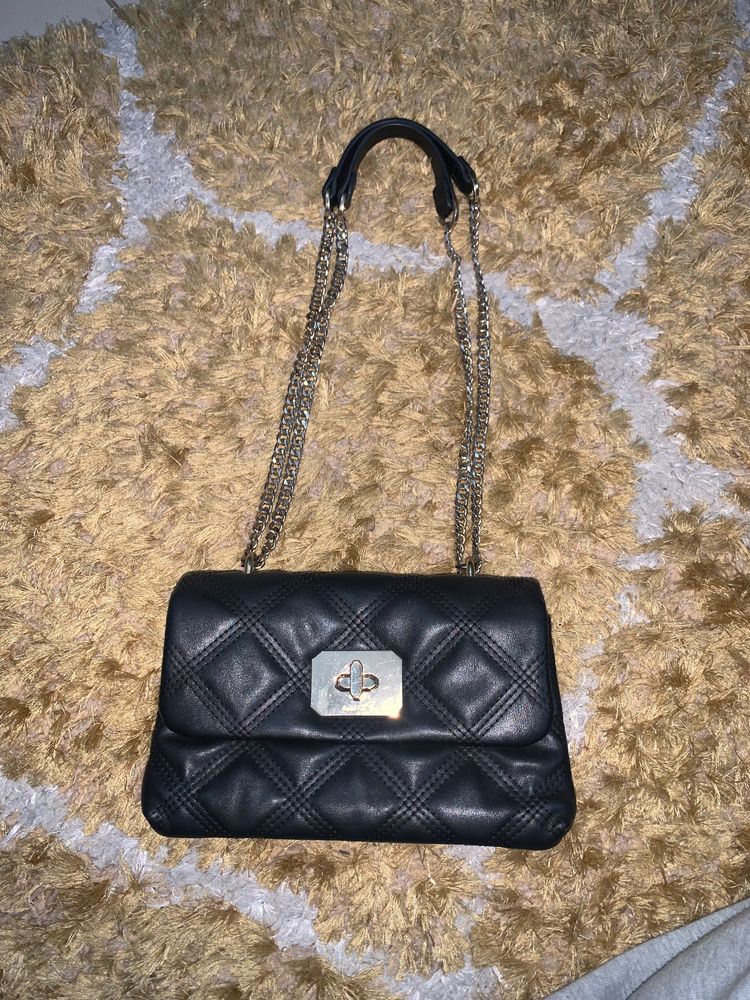 Pareois Sling bag