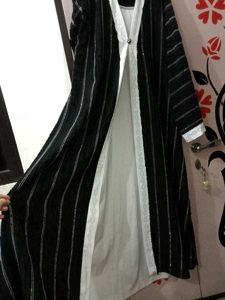 Elegant Striped Abaya
