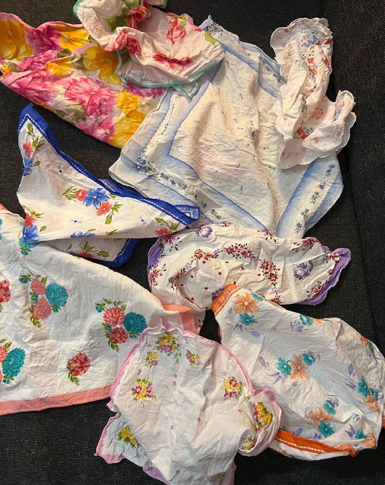 Vintage Floral Print hankies  15 per hanky