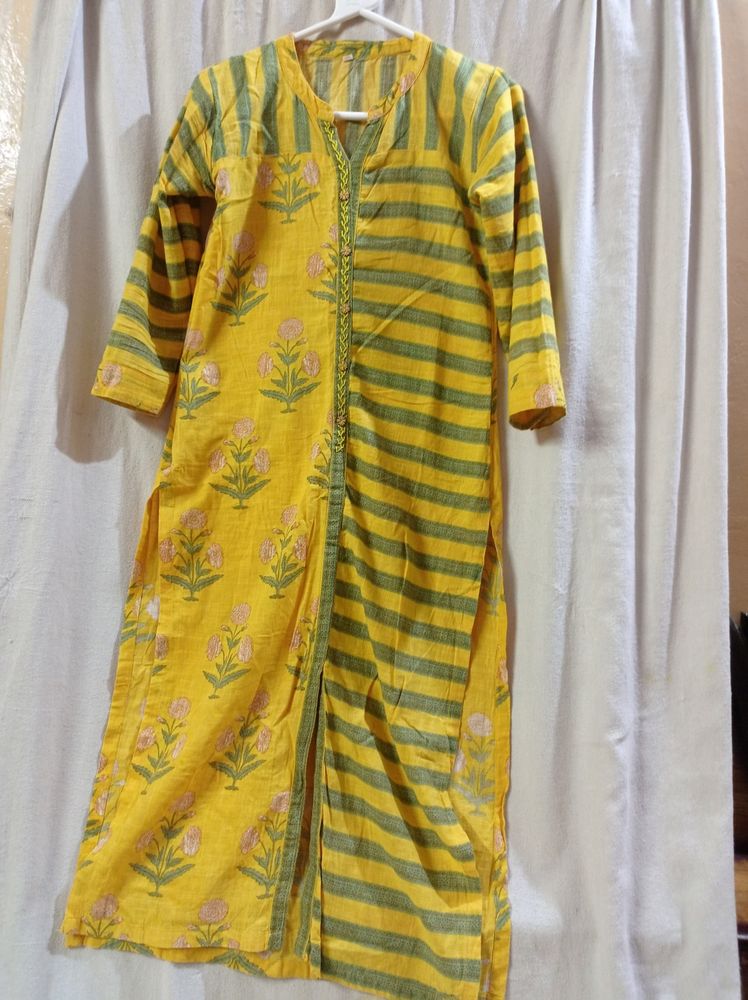 Beautiful Front Slit Kurti