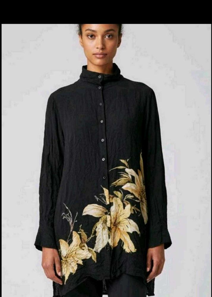Chic Black Floral Print Button-Up Shirt