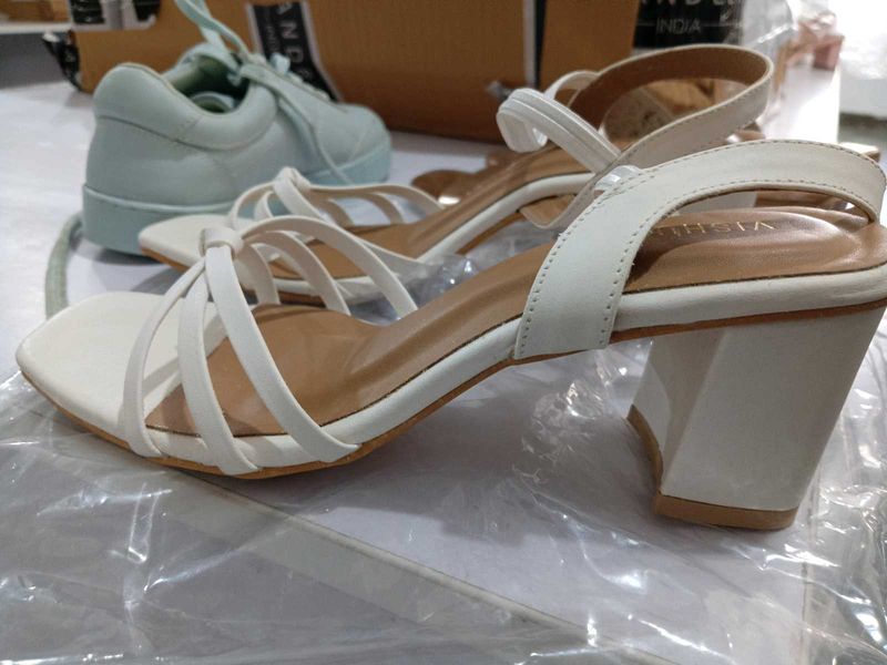 Heels 38 Size