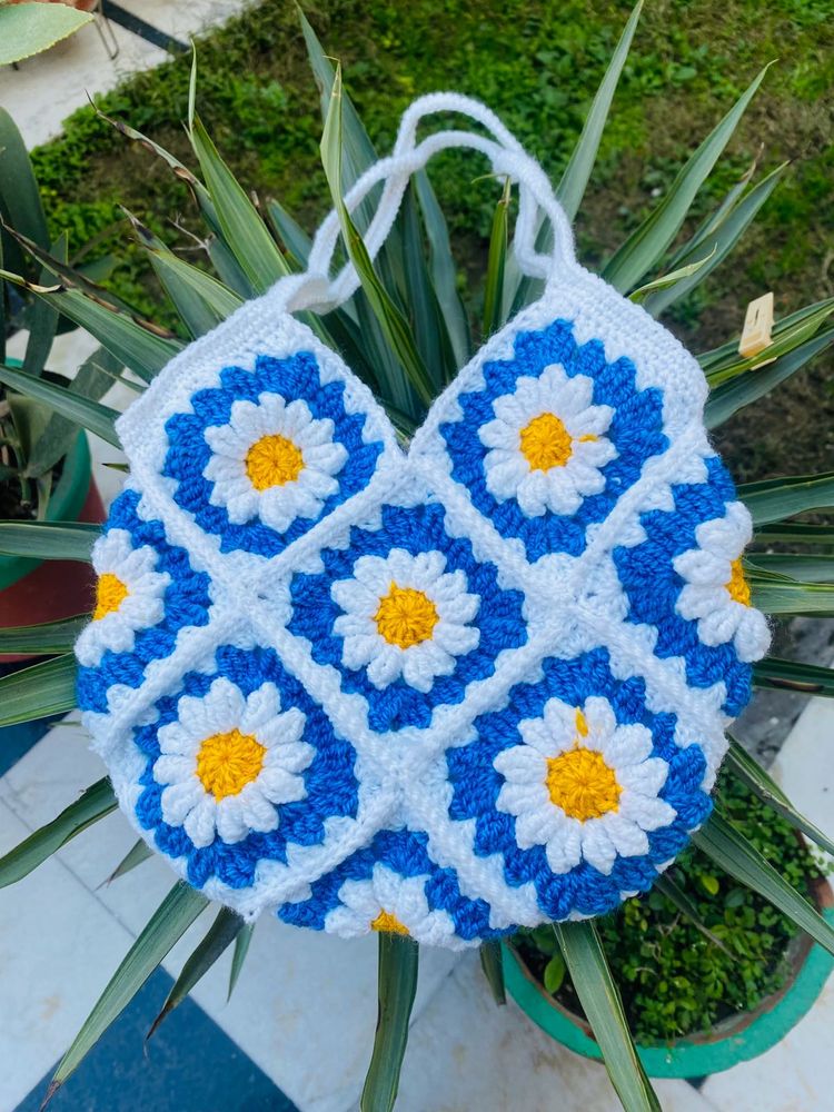 Crochet Granny Square Daisy Bag