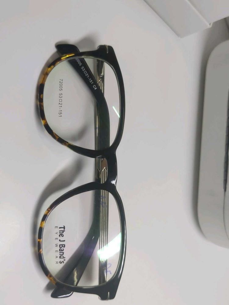 Stylish Tortoiseshell Eyeglasses