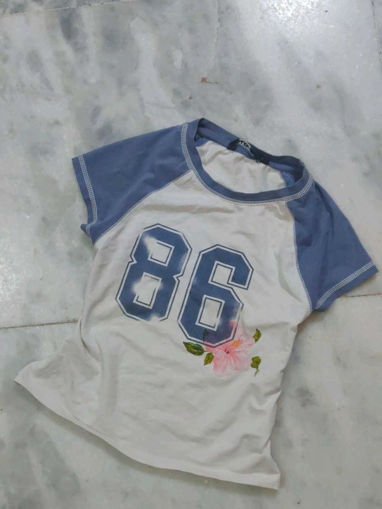 Vintage "86" Graphic T-Shirt