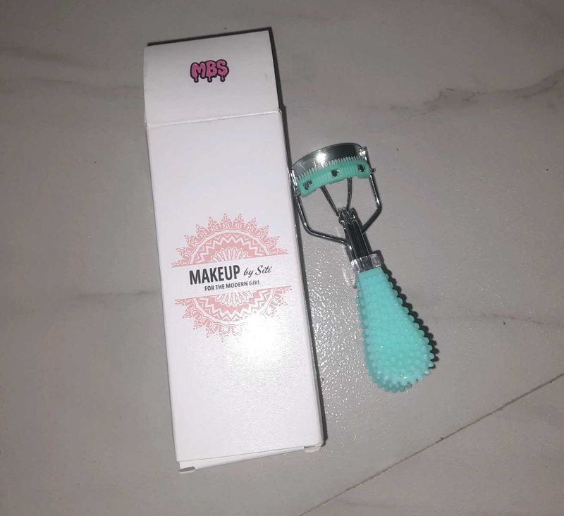 ✨ Makeup by Siti Eyelash Curler – Like New ✨
