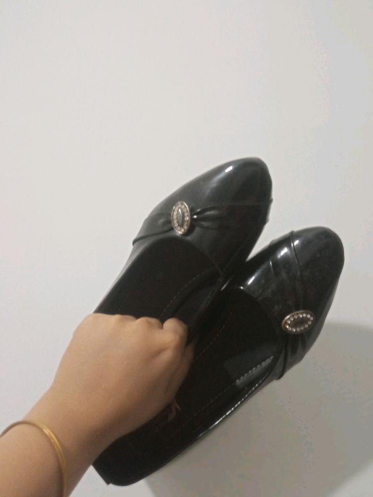 Black Small Wedge Heel Sandal