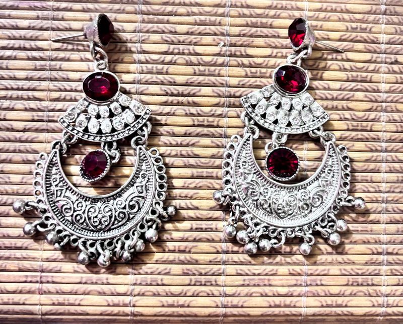 Elegant Silver Tone Earrings