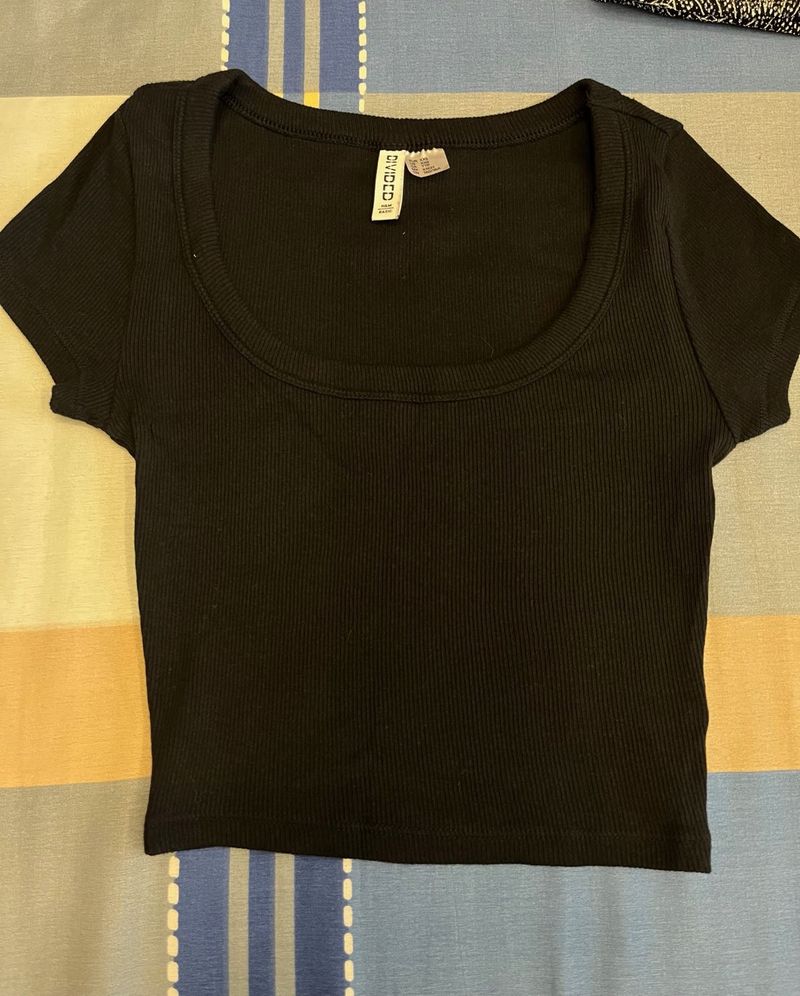 Basic Black Ribbed Crop Top