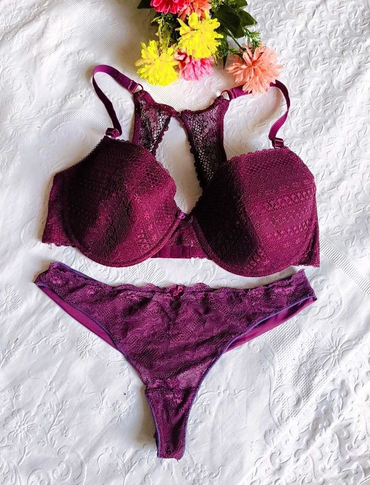 Lace Bra and Panty Set