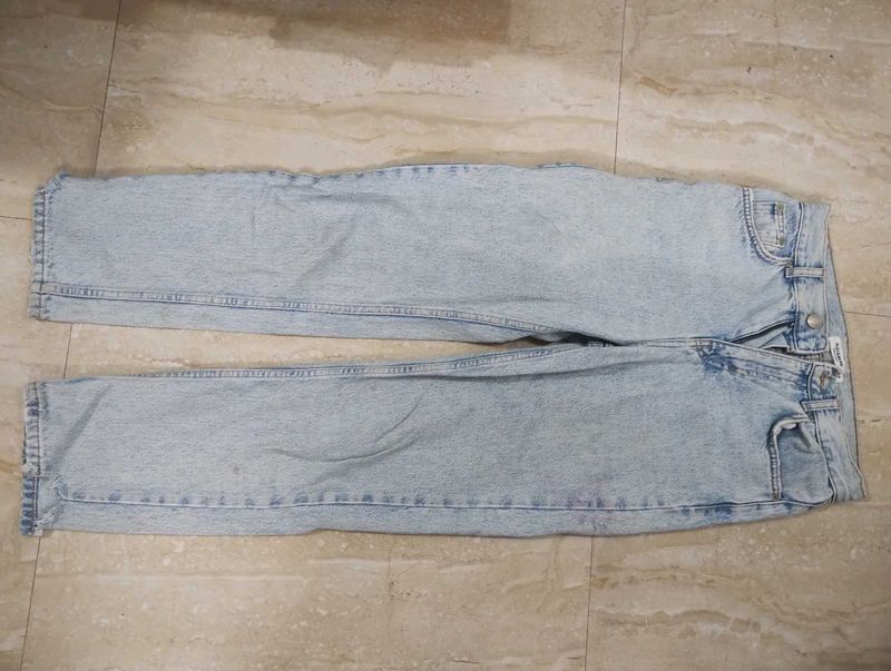 Light Wash Straight Leg Jeans