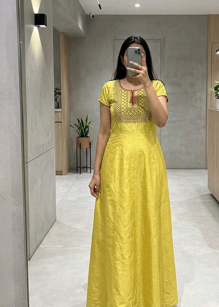 Elegant Yellow Ethnic Gown