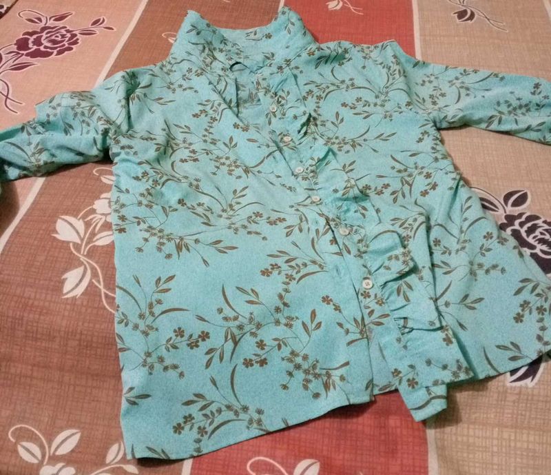 Chic Blue Floral Print Shirt