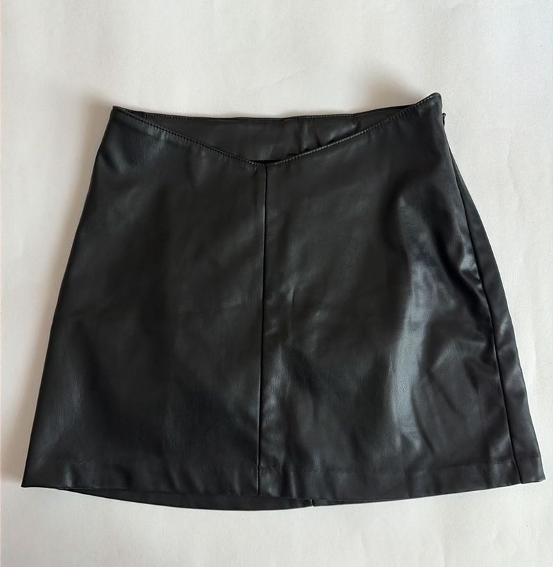 H&amp;m Black Faux Leather Mini Skirt