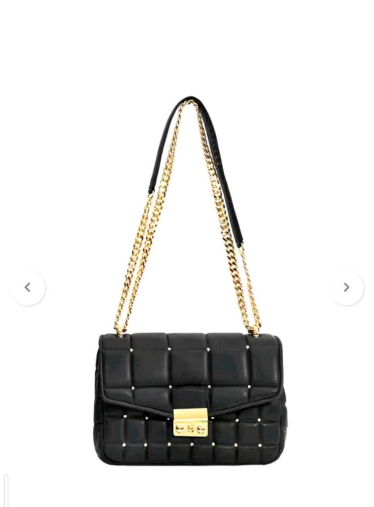 Chic Quilted Black Handbag with Gold Chain