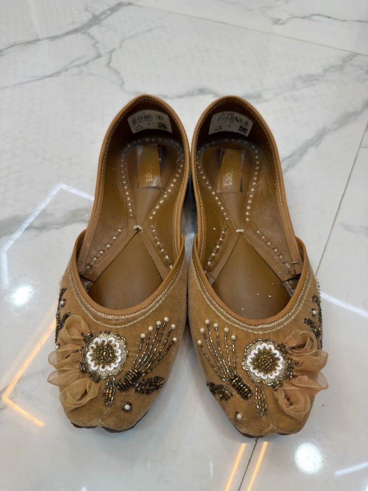 Embellished Jutti Flats