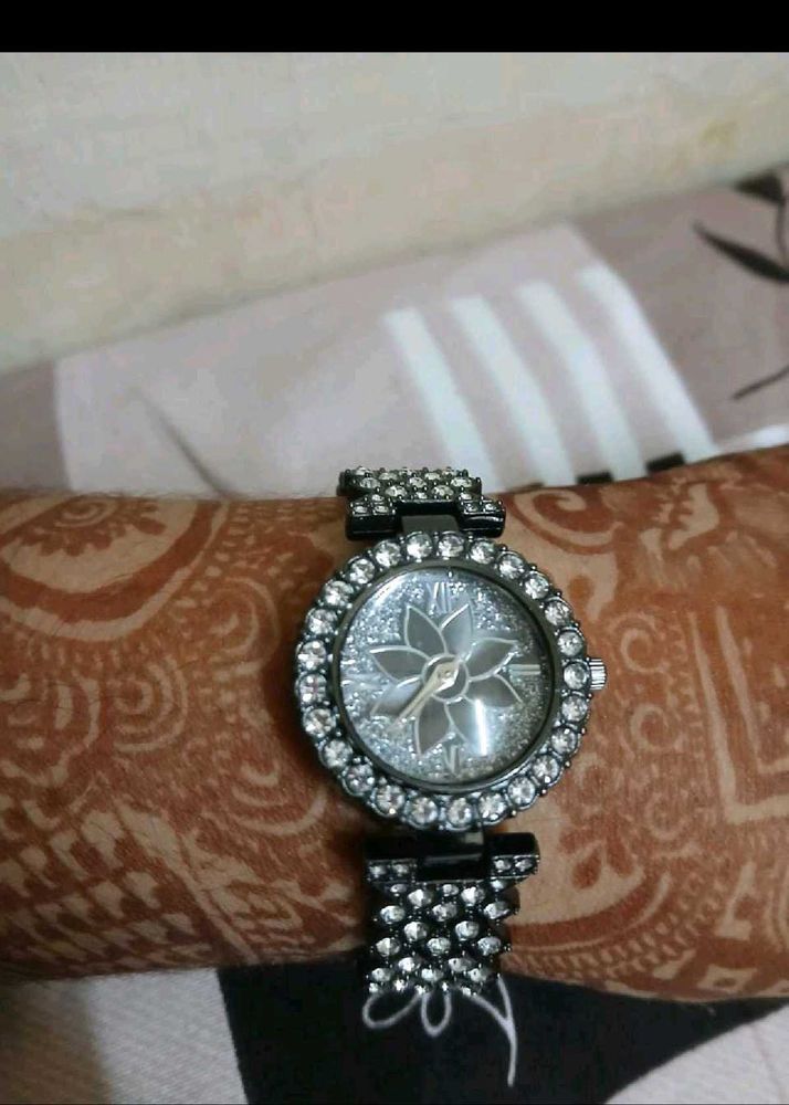 Sparkling Women's Watch