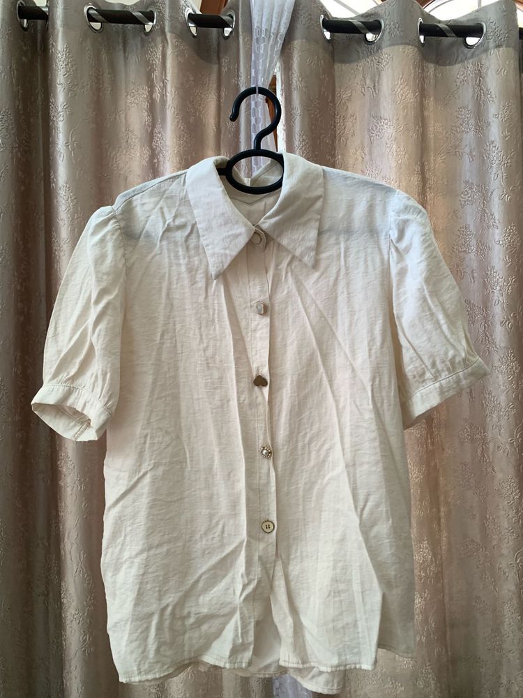 Cream Puff Sleeve Collared Top