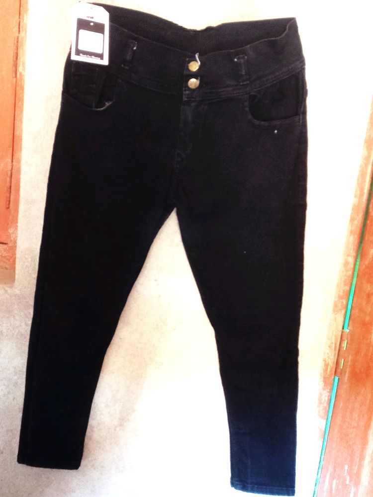 New Regular Fit Jeans... Low Price