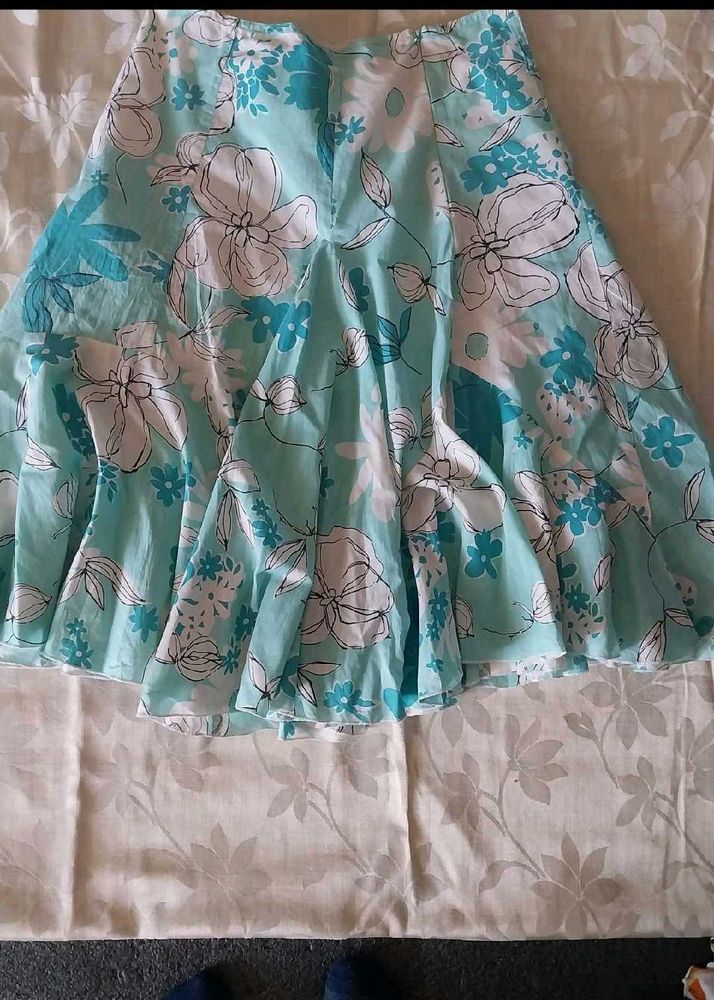 Flowy Floral Print Skirt