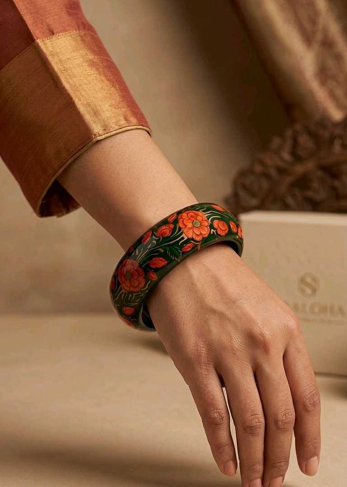 Hand-painted traditional Kashmiri Paper Mache Bang