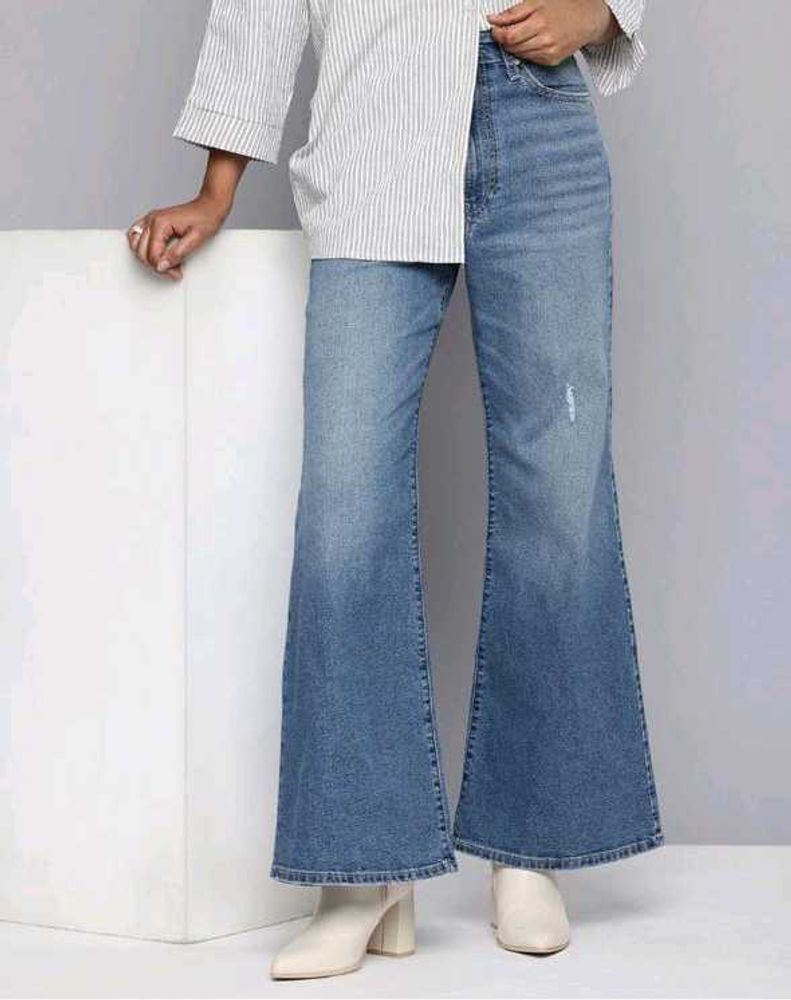 LEVIS Stylish Women's Flared distressed Jeans