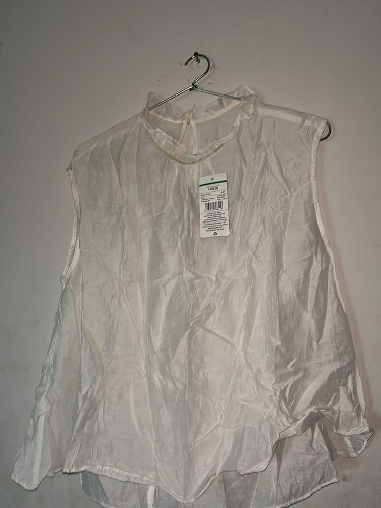 Elegant White Sleeveless Top