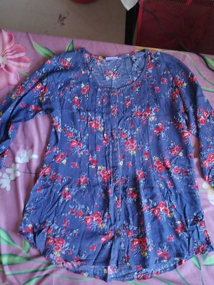 Blue Floral Print Button-Up Top