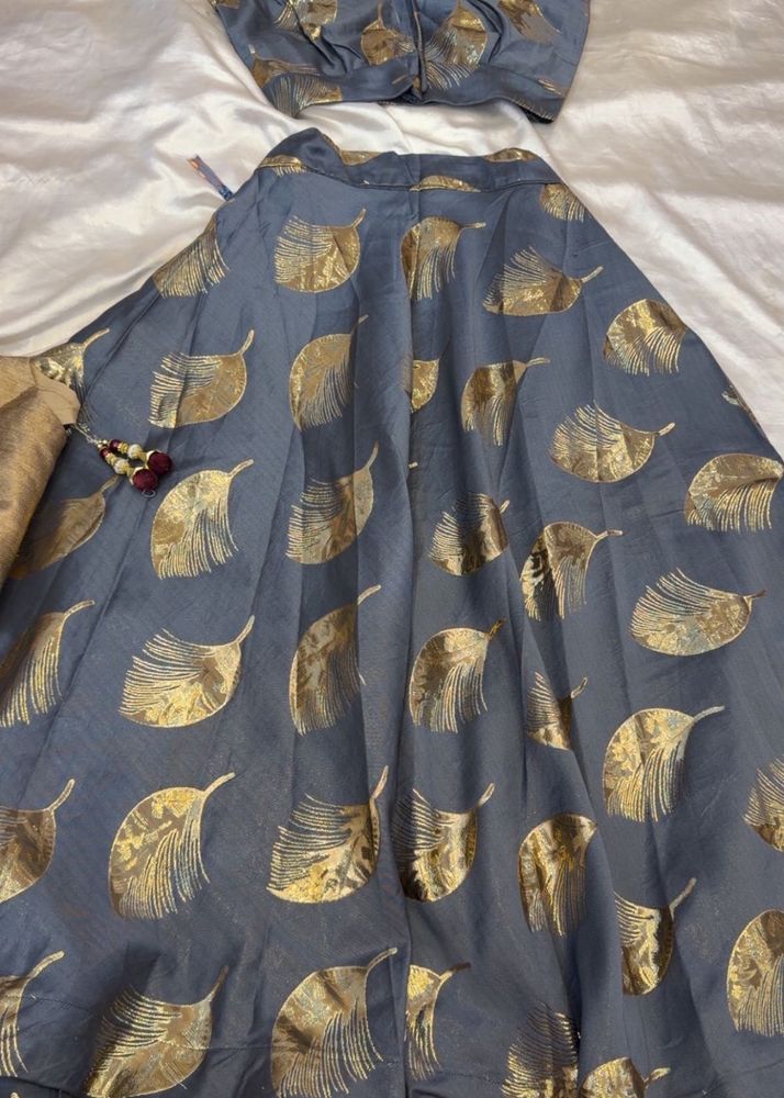 Elegant Grey &amp; Gold Leaf Print Lehenga Set