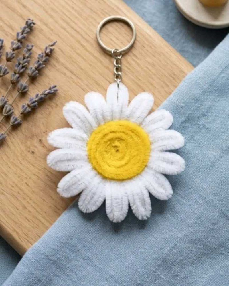 Daisy Keychain