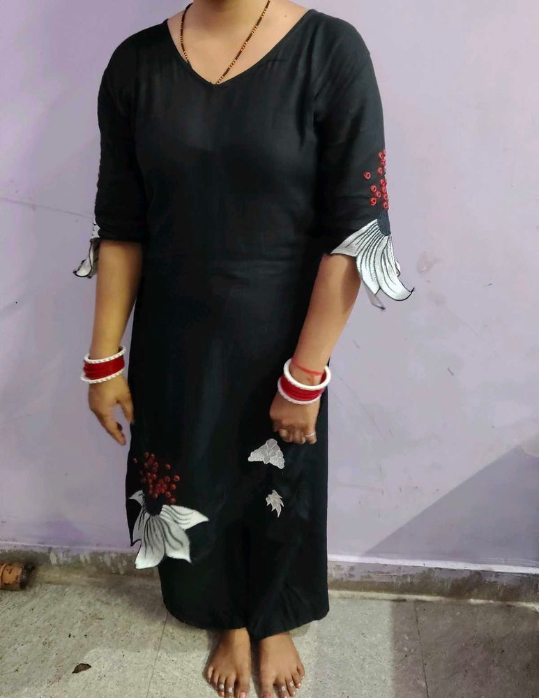 Stylish Black Kurta with Floral Print