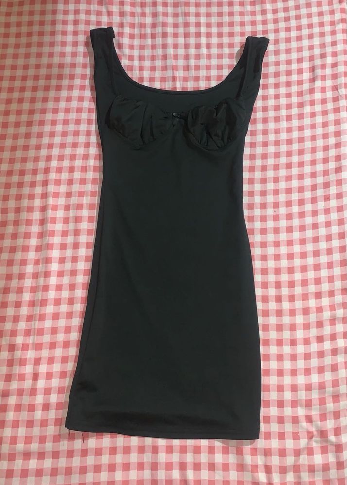 Sleek Black Bodycon Dress