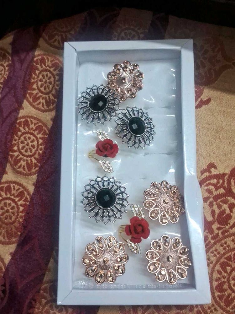 Set of 2 statement Rings