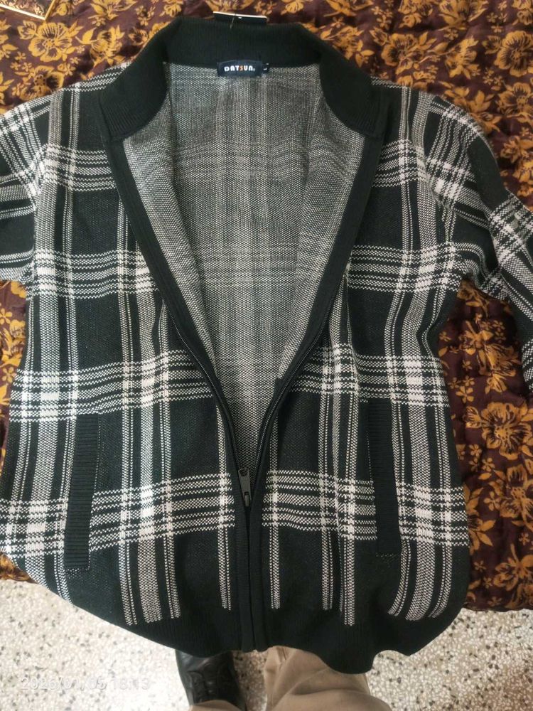 Stylish Plaid Zip-Up Cardigan
