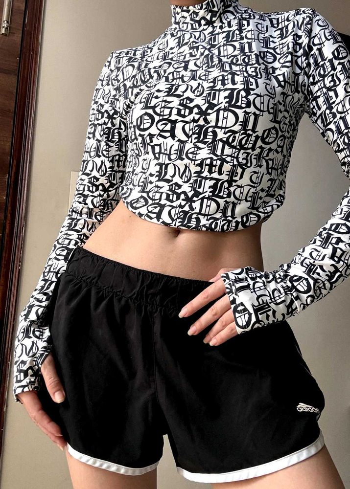 Y2K Graphic Print Turtleneck Crop Top
