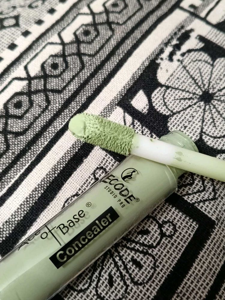 RECODE Ace of Base Concealer