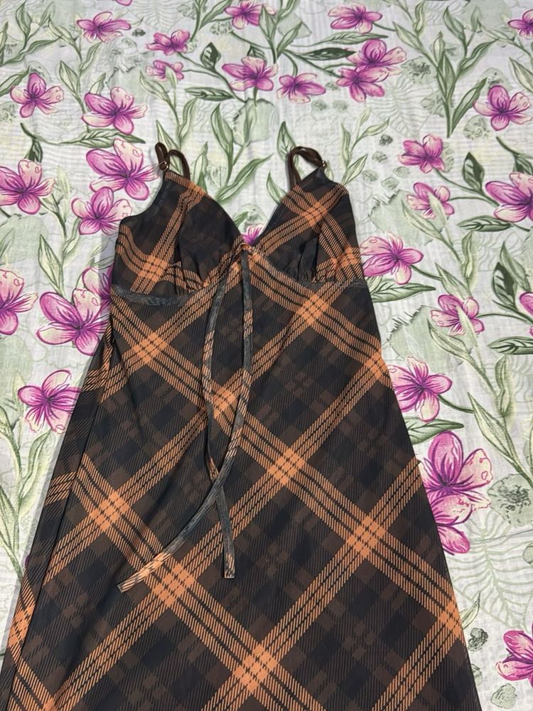 Chic Plaid Midi Dress