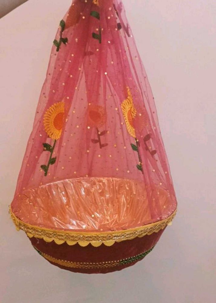 4 Decorative Gift Basket