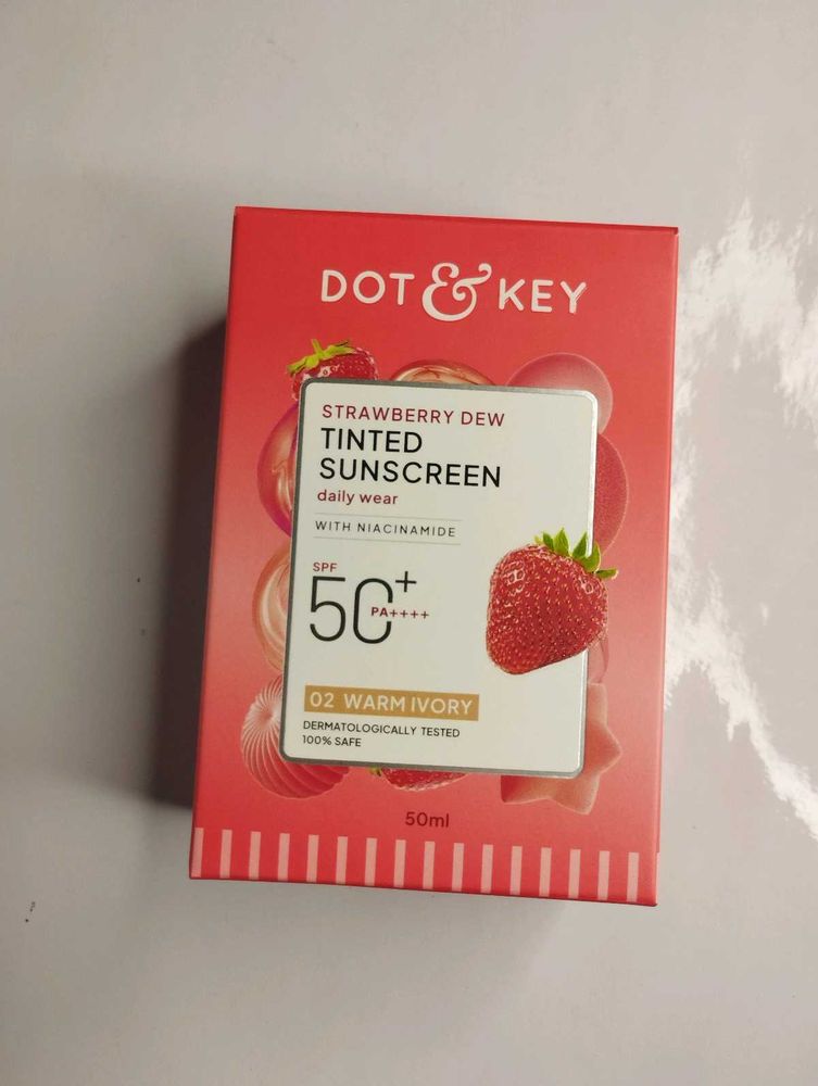 DOT &amp; KEY Strawberry Tinted Sunscreen SPF 50+